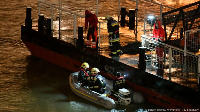 Ungarn Bootsunglück auf der Donau (picture-alliance/AP Phpto/MTI/Z. Szigetvary)
