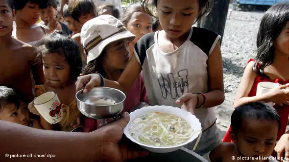 Hungernde Kinder in Asien
