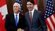 Der US-Vizepräsident Mike Pence und Kanadas Premierminister Justin Trudeau im Parliament Hill in Ottawa Der US-Vizepräsident Mike Pence und Kanadas Premierminister Justin Trudeau im Parliament Hill in Ottawa