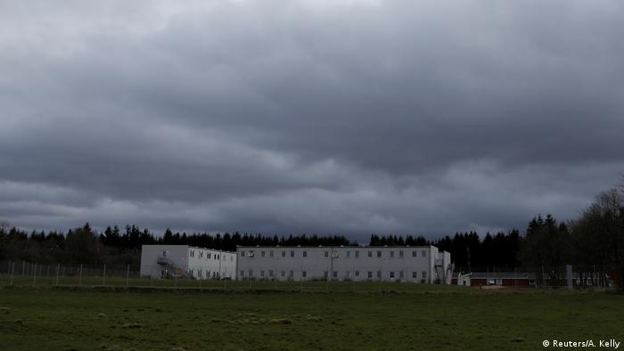 Wohnblöcke für Männer im Abschiebezentrum Kærshovedgård in Dänemark, das früher als Gefängnis diente.