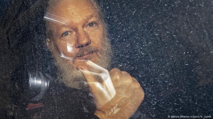 UK Julian Assange