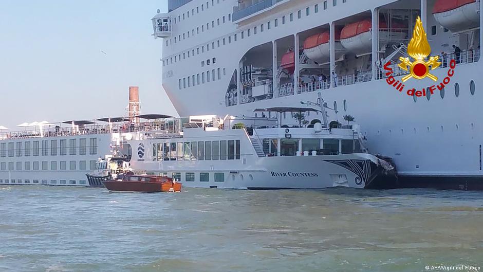 Tourists Injured In Venice Cruise Ship Crash News Dw 02 06 2019