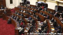 Congreso peruano amplía la legislatura para debatir la reforma política