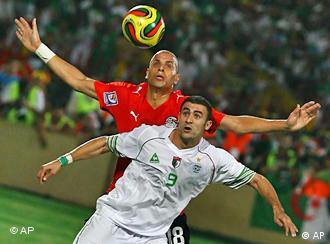 الجزائر تهزم مصر وتتأهل إلى نهائيات مونديال 2010 رياضة تقارير وتحليلات لأهم الأحداث الرياضية من Dw عربية Dw 18 11 2009