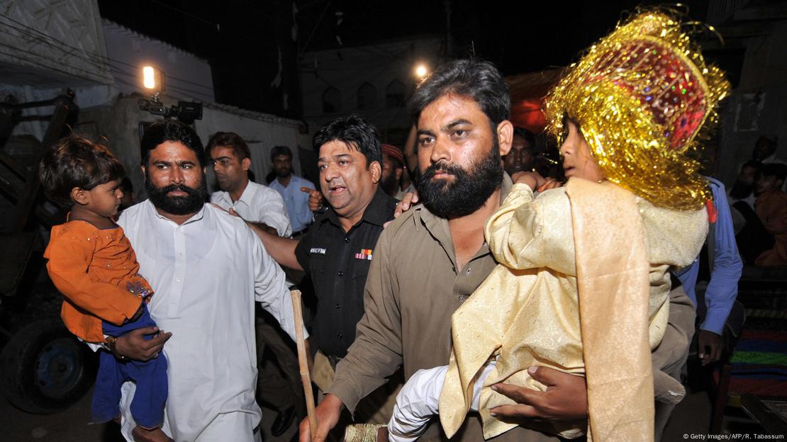 پولیس نے ایک چار سال کی لڑکی اور سات سال کے لڑکے کی شادی کرانے کی کوشش کو ناکام بنادیا(فائل تصویر) پولیس نے ایک چار سال کی لڑکی اور سات سال کے لڑکے کی شادی کرانے کی کوشش کو ناکام بنادیا(فائل تصویر)