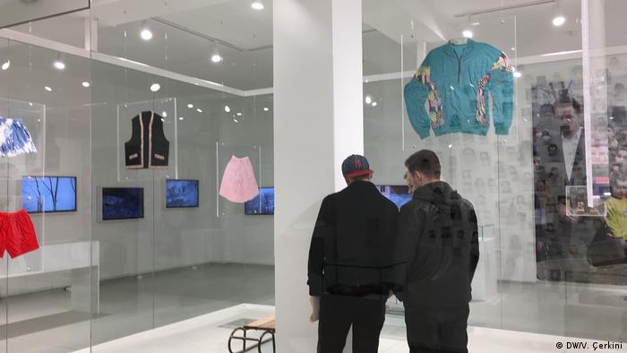 Kosovo Humanitarian Law Centre Kosovo in Pristina | Ausstellung Kinder im Kosovo-Krieg