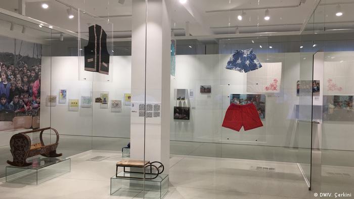 Kosovo Humanitarian Law Centre Kosovo in Pristina | Ausstellung Kinder im Kosovo-Krieg