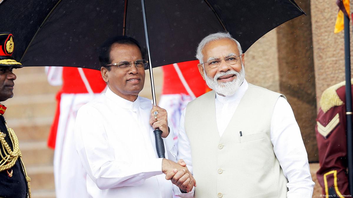 PM Modi deeply touched after Kyrgyzstan, Sri Lankan presidents personally hold  umbrella for him - News Nation English