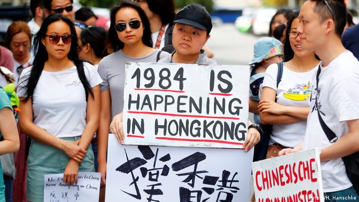 Deutschland Demonstration gegen das Zulassen von Auslieferungen von Hongkong nach China in Berlin