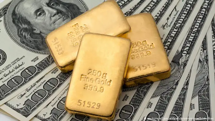 Symbolbild USA | Geldanlage in echtem Gold