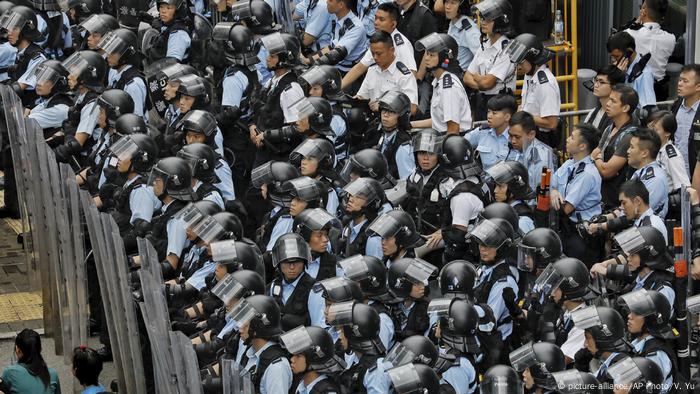 Hongkong Demonstration gegen das Zulassen von Auslieferungen nach China (picture-alliance/AP Photo/V. Yu)