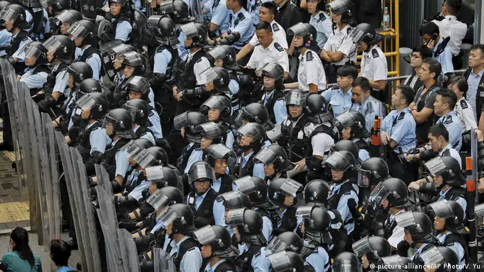 Hongkong Demonstration gegen das Zulassen von Auslieferungen nach China (picture-alliance/AP Photo/V. Yu)