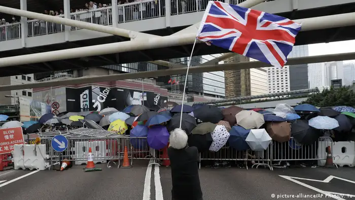Hongkong Demonstration gegen das Zulassen von Auslieferungen nach China (picture-alliance/AP Photo/V. Yu)
