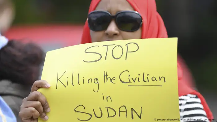Sudanesische Menschenrechtsaktivisten versammeln sich am 11. Juni 2019 im schottischen Parlament in Edinburgh (picture-alliance/EdinburghEliteme/D. Johnston)