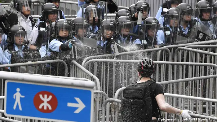 Hong Kong - Demonstration gegen das Zulassen von Auslieferungen nach China (picture-alliance/MAXPPP/Kyodo Foto)