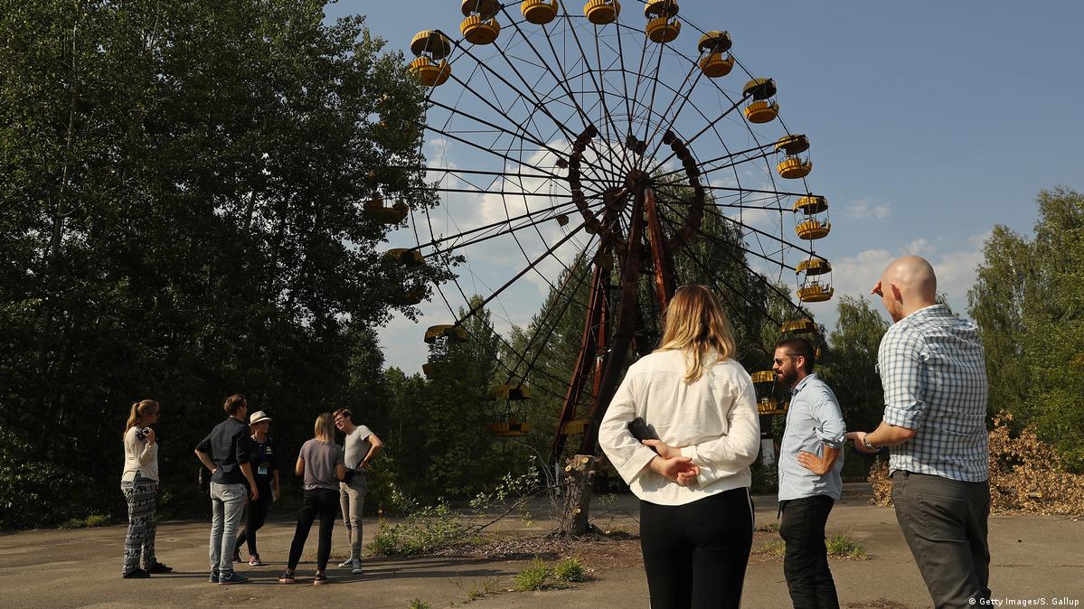 'Chernobyl' creator asks tourists to show respect at site DW 06/12/2019(00)