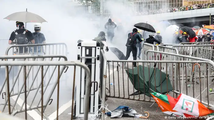 Hong Kong Demonstration gegen das Zulassen von Auslieferungen nach China (Getty Images/AFP/D. de la Rey)