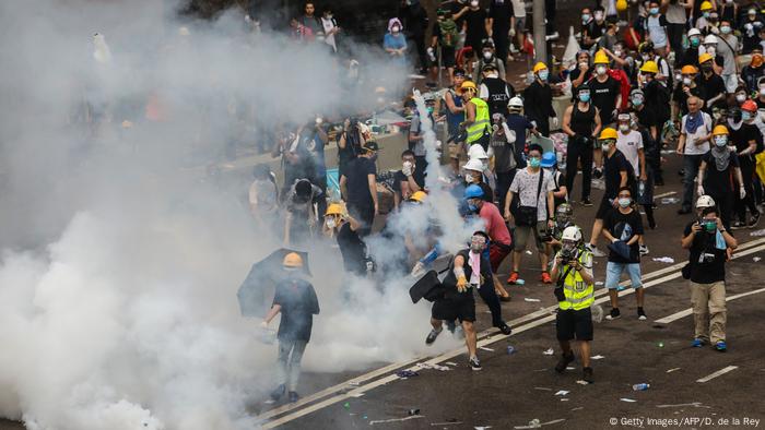 Hong Kong | Protest gegen Auslieferungen nach China & Ausschreitungen