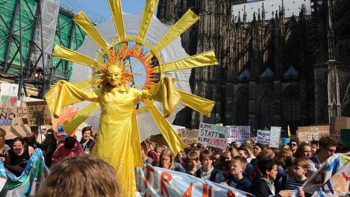 Köln Demonstration Fridays for future (DW/G. Rueter)