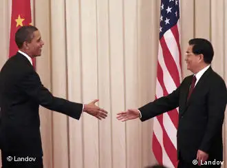 资料图片：奥巴马去年11月访问北京时会晤中国国家主席胡锦涛