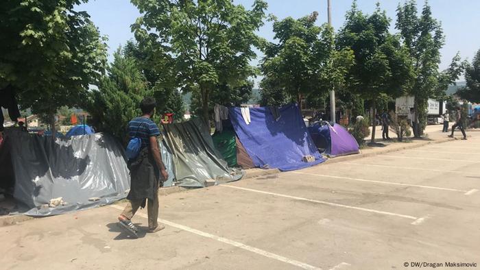 Improvisierte zelte für Flüchtlinge in Bihac