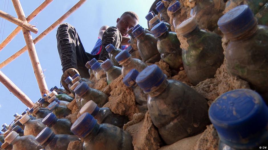 Making buildings out of plastic bottles in Uganda DW 06/19/2019