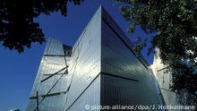 Jüdisches Museum, Neubau von Daniel Libeskind, Detailansicht der Außenfassade, Kreuzberg, Berlin, Deutschland, Europa | Verwendung weltweit, Keine Weitergabe an Wiederverkäufer.