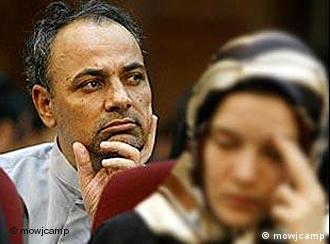 دکتر احمد زیدآبادی برنده جایزه قلم زرین آزادی در سال ۲۰۱۰ تا پایان عمر ممنوع‌القلم شده است