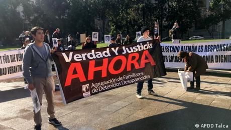 Protesta de la Agrupación de Familiares de Detenidos Desparecidos de Talca.