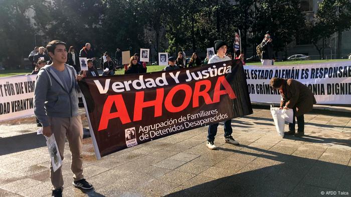 Protesta de la Agrupación de Familiares de Detenidos Desparecidos de Talca.