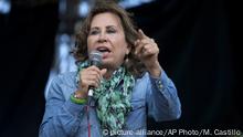 Former first lady Sandra Torres, who's running for president with the National Unity of Hope party, UNE, speaks to supporters during a campaign rally in Mixco, Guatemala, Saturday, May 25, 2019. Guatemalans go to the polls next June 16 to elect President, Deputies and mayors. (AP Photo/Moises Castillo) |