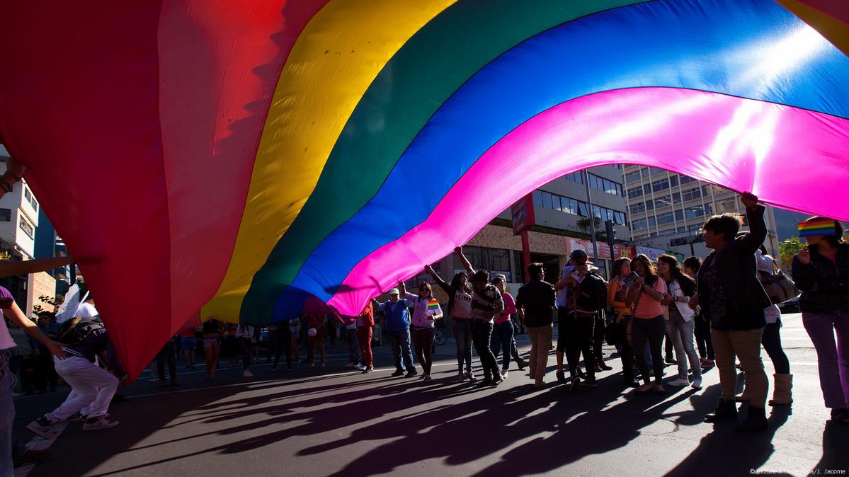 Легализация гей-браков: опыт консервативного Эквадора – DW – 17.08.2019