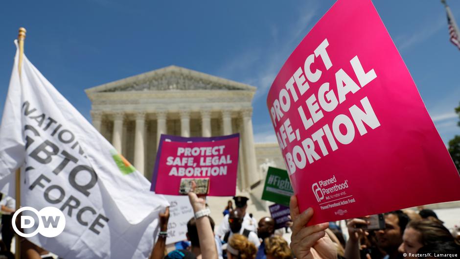 US Supreme Court overturns restrictive Louisiana abortion law  Current America |  DW