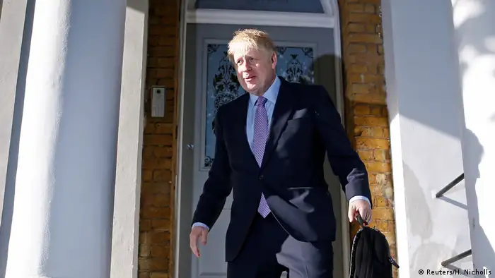 Großbritannien London | Boris Johnson verlässt sein Haus