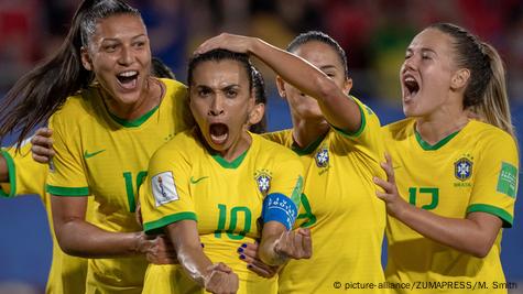 Na última Copa do Mundo de Marta, Seleção Feminina vai em busca de sua  primeira estrela no maior Mundial de futebol feminino de todos os tempos –  ONU Mulheres