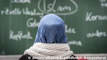 القضاء الألماني يحكم بتعويض معلمة أوقفت عن العمل لارتدائها الحجاب