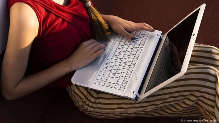 Women with Laptop