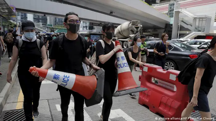 Hongkong Proteste gehen weiter (picture-alliance/AP Photo/Kin Cheung)