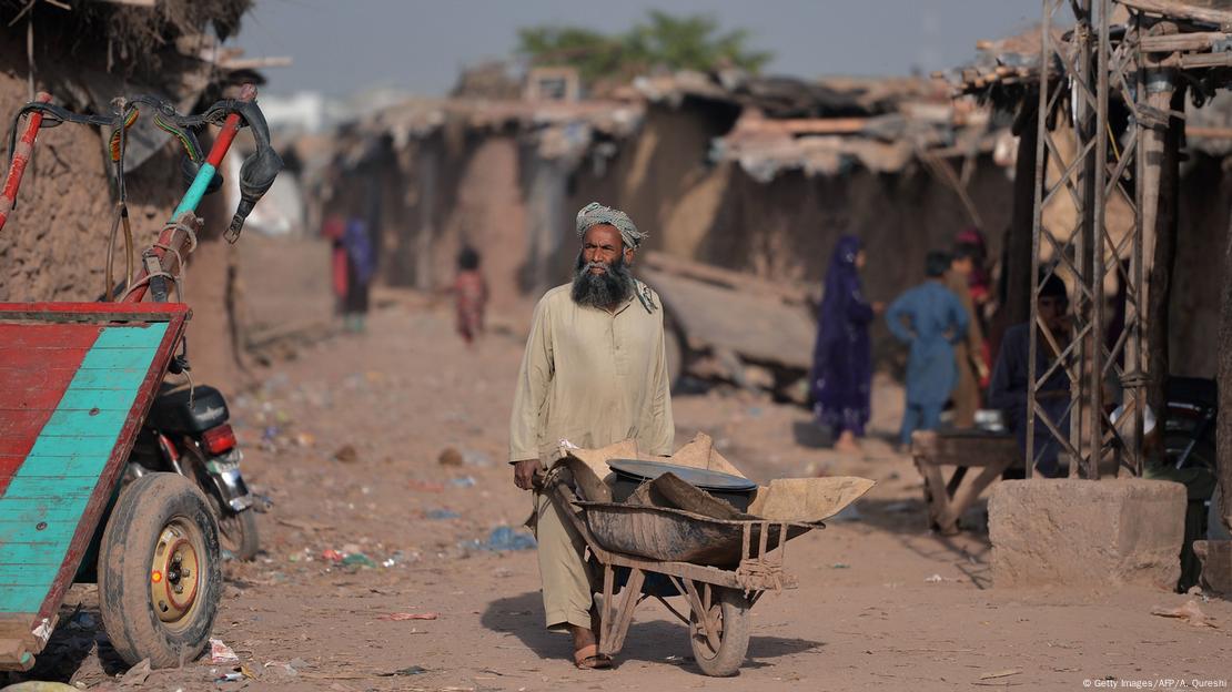 پاکستان د کلونو راهیسې د میلیونو ثبت شویو او نا ثبت شویو افغان کډوالو کوربتوب کوي.