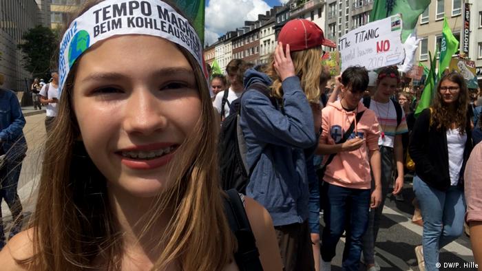 Jóvenes manifestándose en Aquisgrán en favor de la protección del cambio climático.