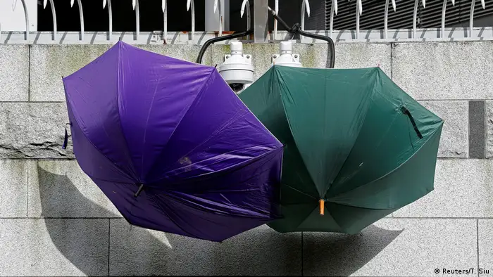 BdTD Hongkong Regenschirme Kameras