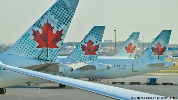 Kanada Flugzeuge der Air Canada am Flughafen Toronto