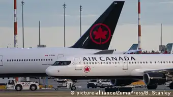Kanada Flugzeuge der Air Canada am Flughafen Vancouver