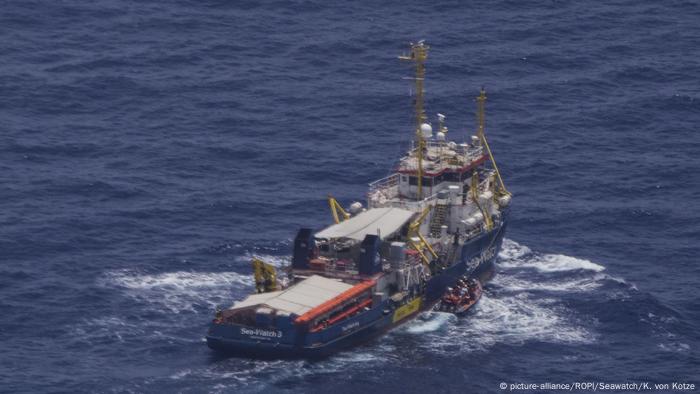 Italien Sea Watch 3 Rettungsaktion vor Lampedusa (picture-alliance/ROPI/Seawatch/K. von Kotze)