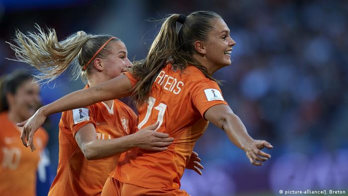 Frauenfußball-WM - Niederlande - Japan (picture-alliance/J. Breton)