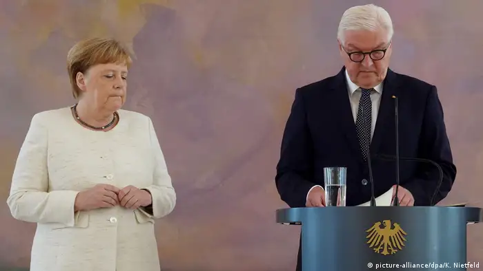 Merkel hat erneut Zitteranfall (picture-alliance/dpa/K. Nietfeld)