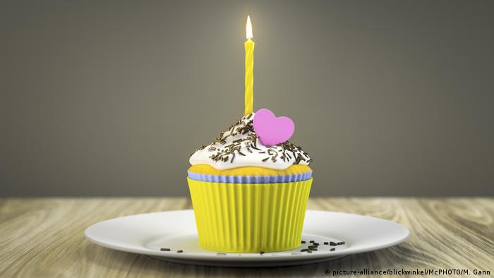 Symbolbild | Cupcake mit Kerze