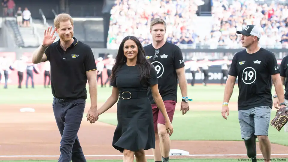 Meghan Markle surprises at Yankees and Red Sox game in London