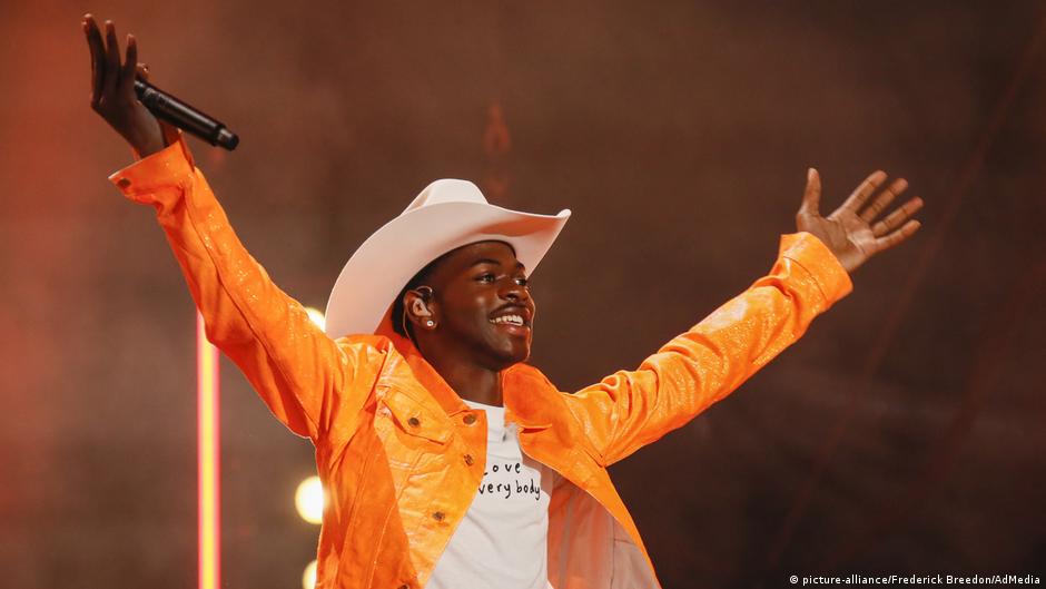 US rapper brushes off homophobia after coming out – DW – 07/03/2019