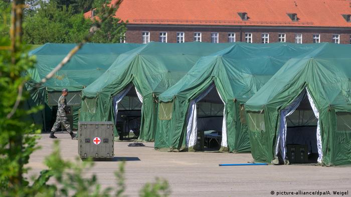 Tents set up in Feldkirchen (picture-alliance/dpa/A. Weigel)